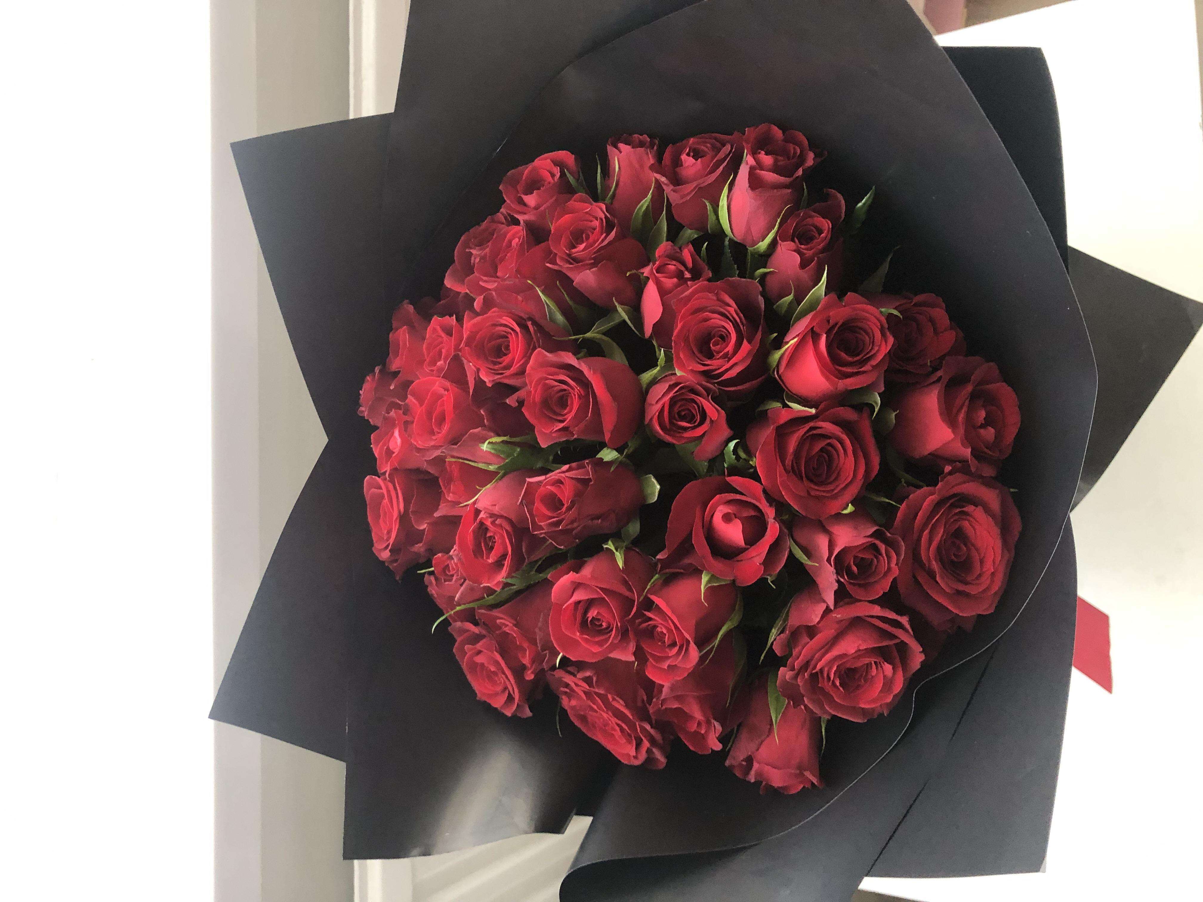 Exquisite 40 Red Roses Bouquet for Elegant Occasions