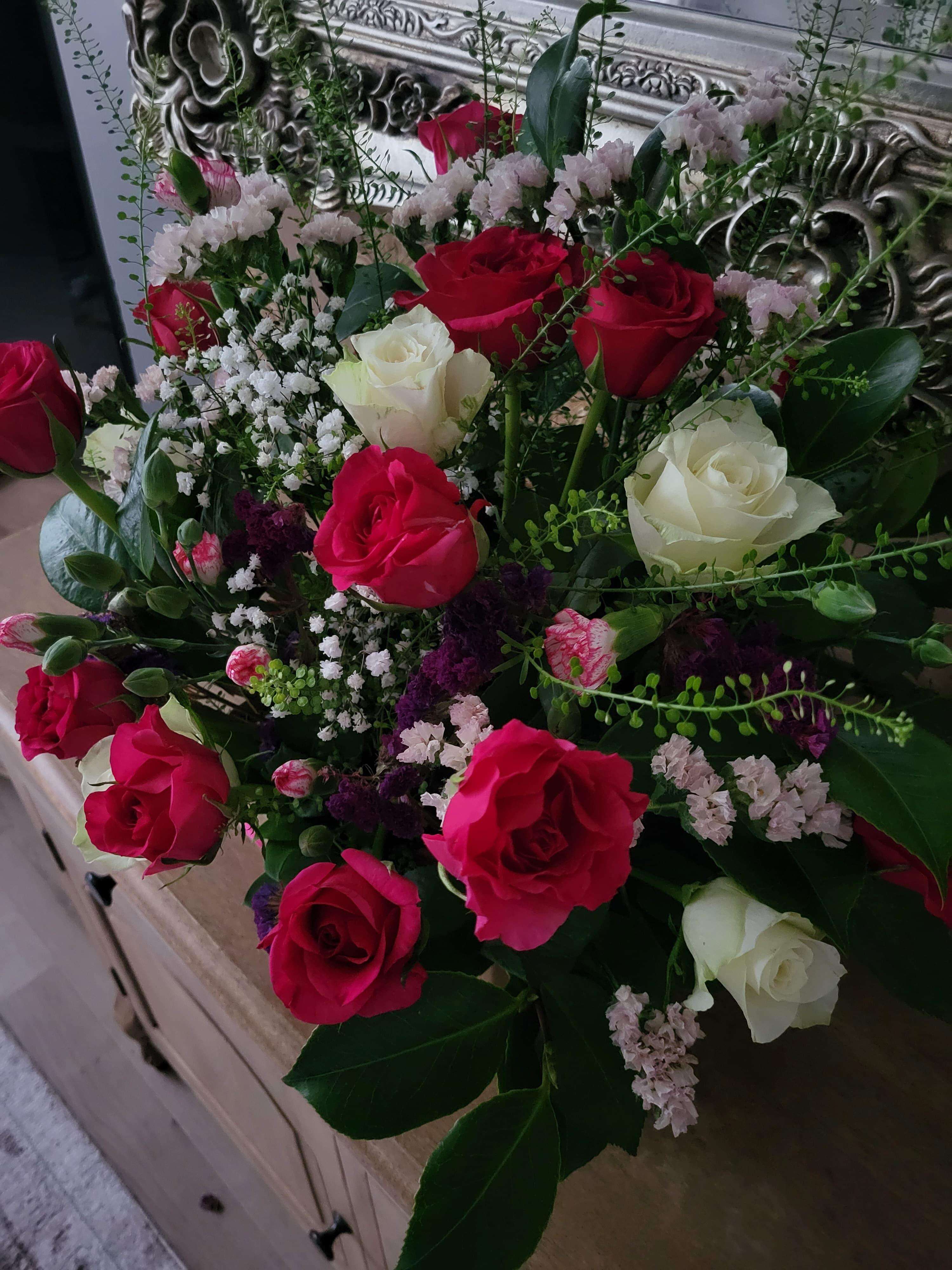 Enchanting Rose and Green Bell Flower Arrangement