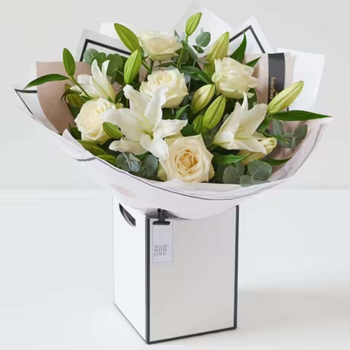 Elegant White Roses and Lilies Bouquet for Any Occasion