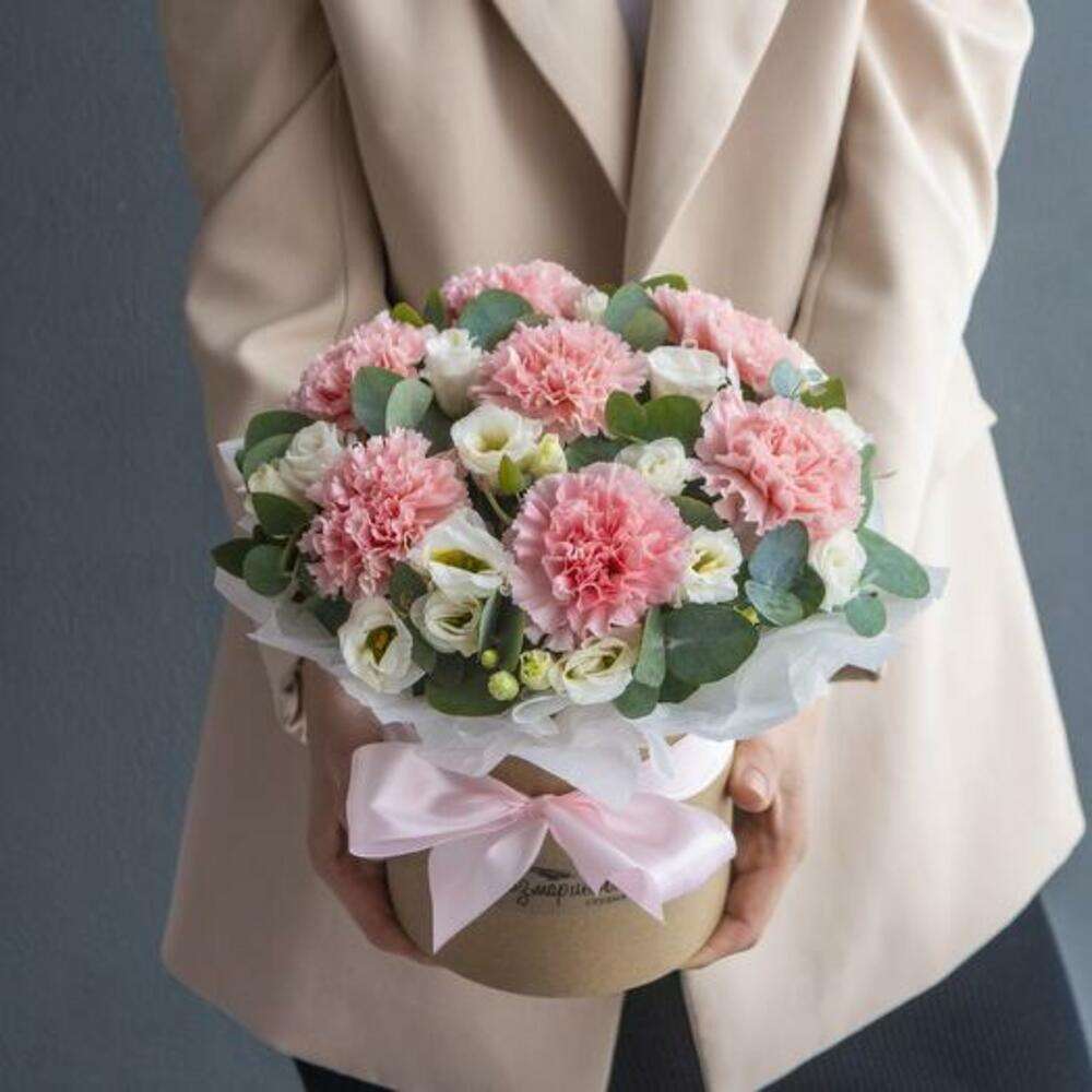 Elegant Pastel Hat Box for Floral Arrangements and Gifts