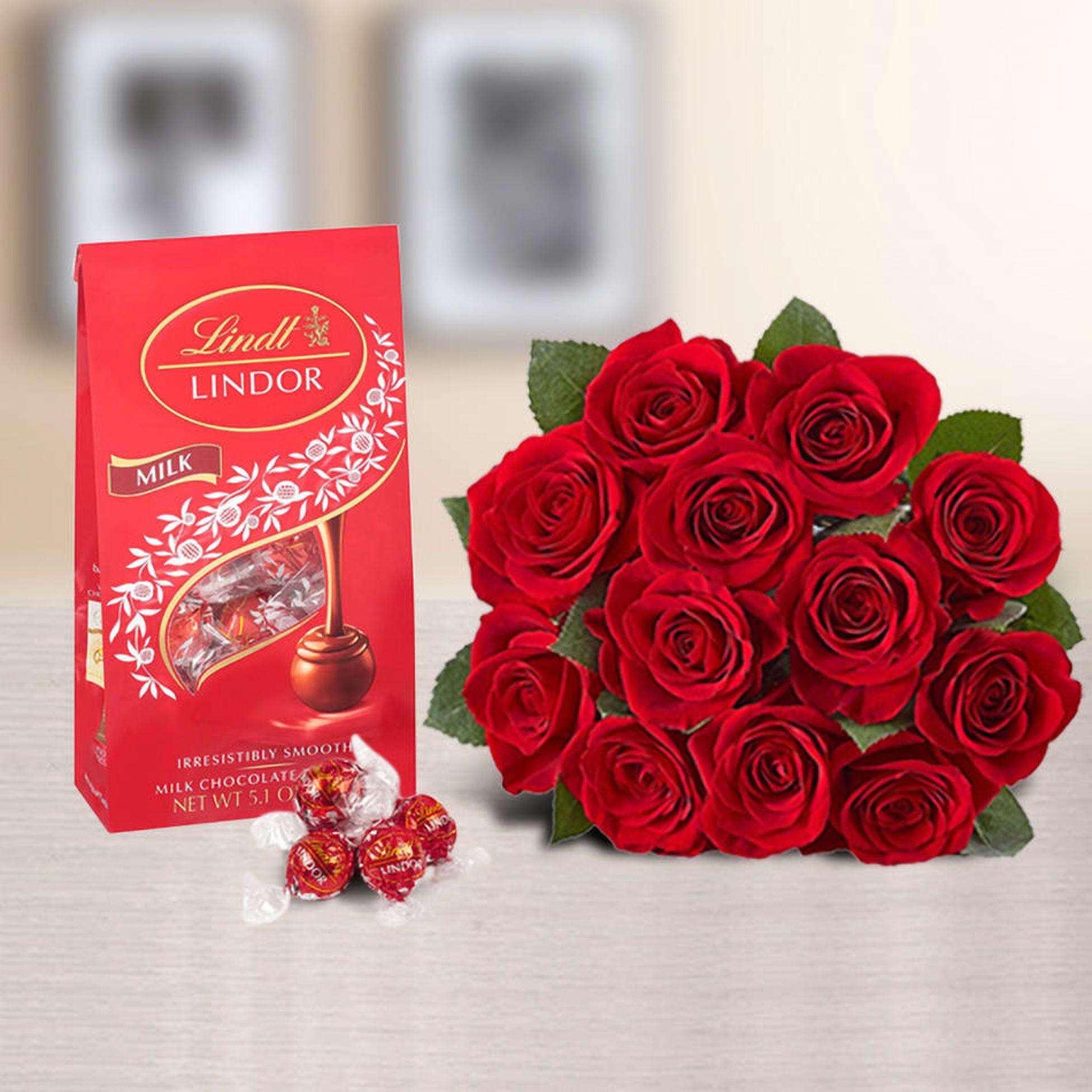 Enchanting Romantic Gift for Her with Fresh Blooms