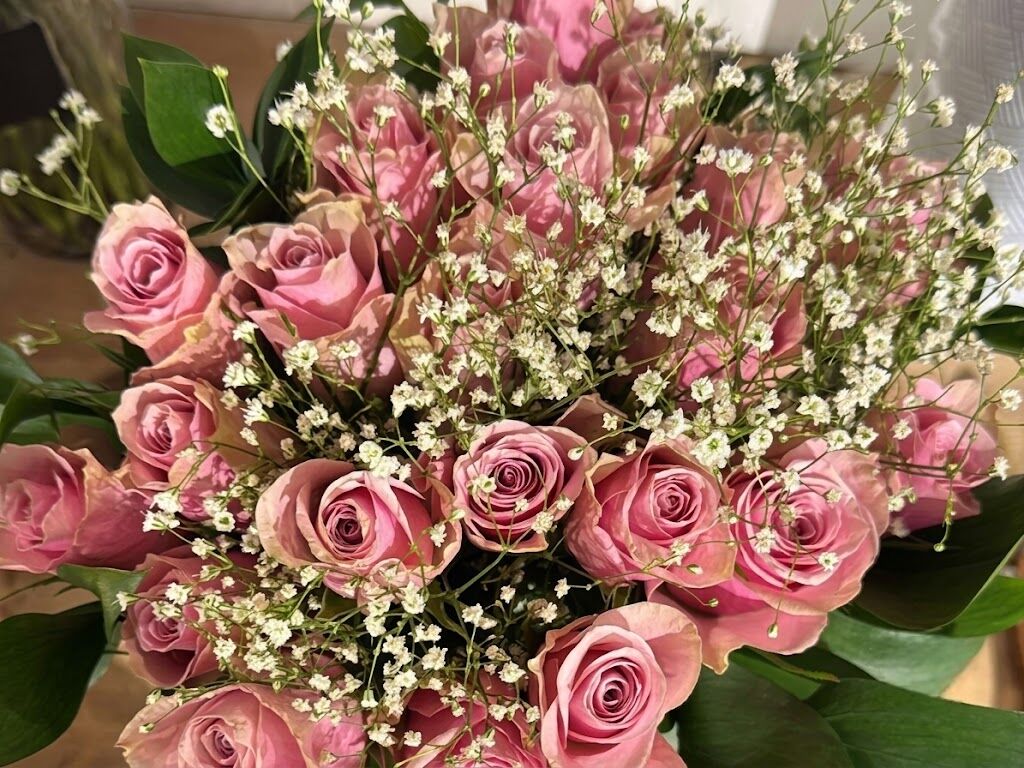 Radiant Pink Promise Floral Arrangement for Every Occasion
